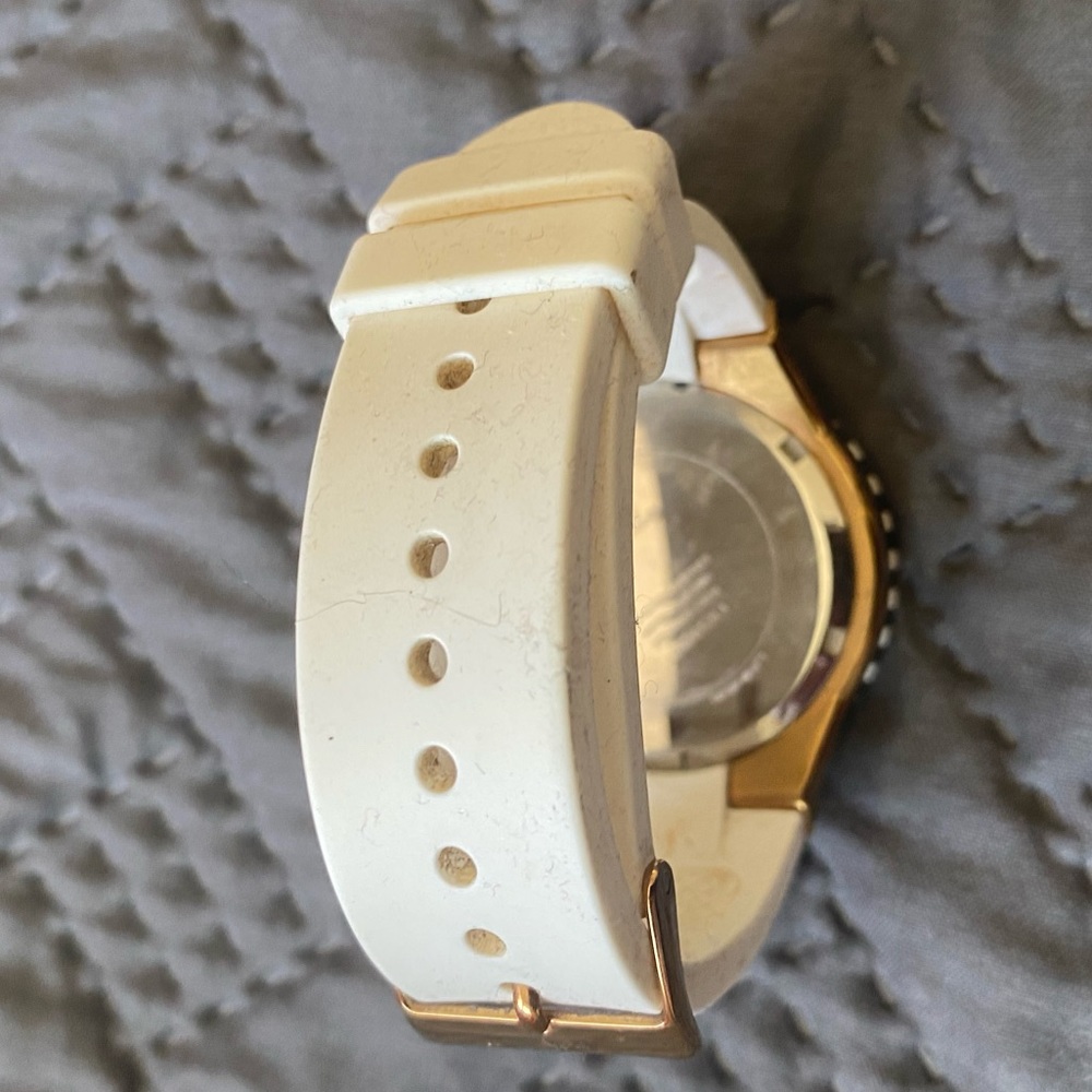 Watch - Picture 3 of 6